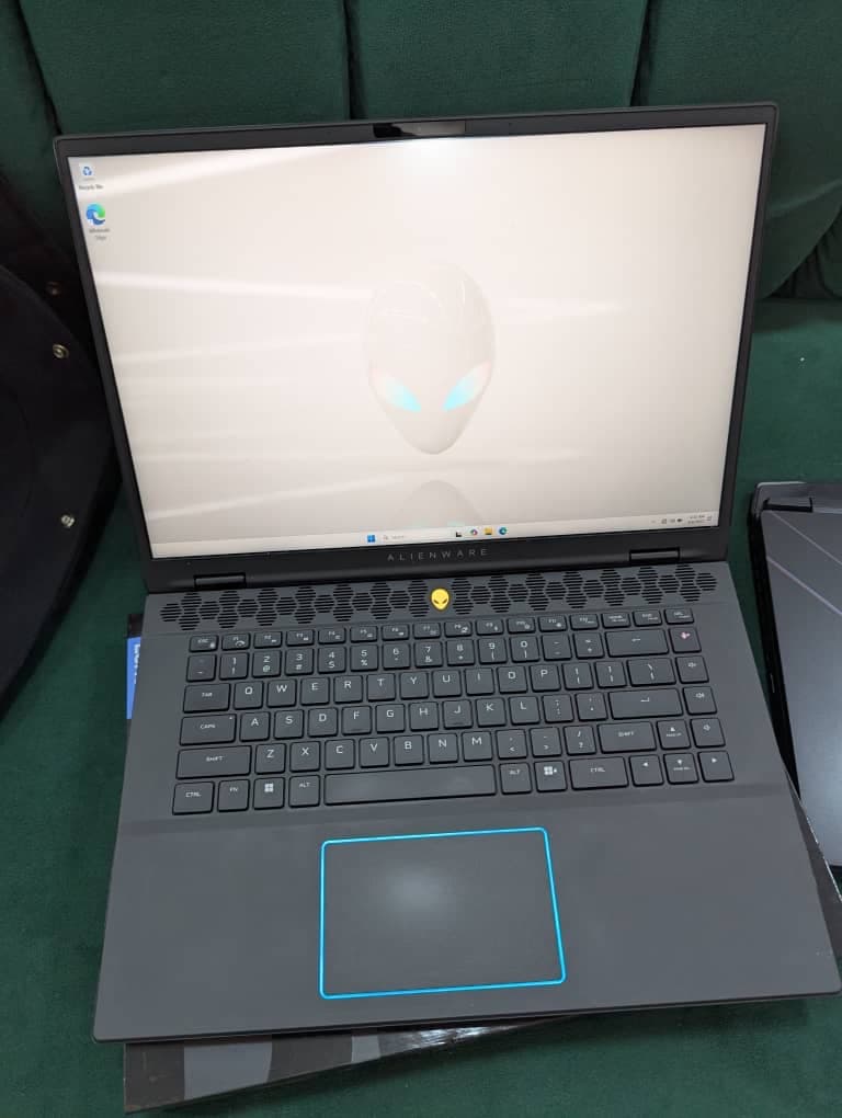 Alienware M16 R2
